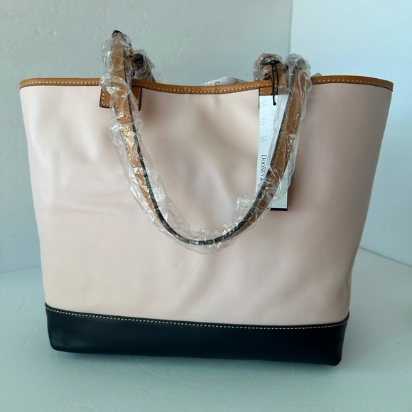 Dooney & Bourke NWT Blush/Midnight Leather    Tote - Picture 2 of 14